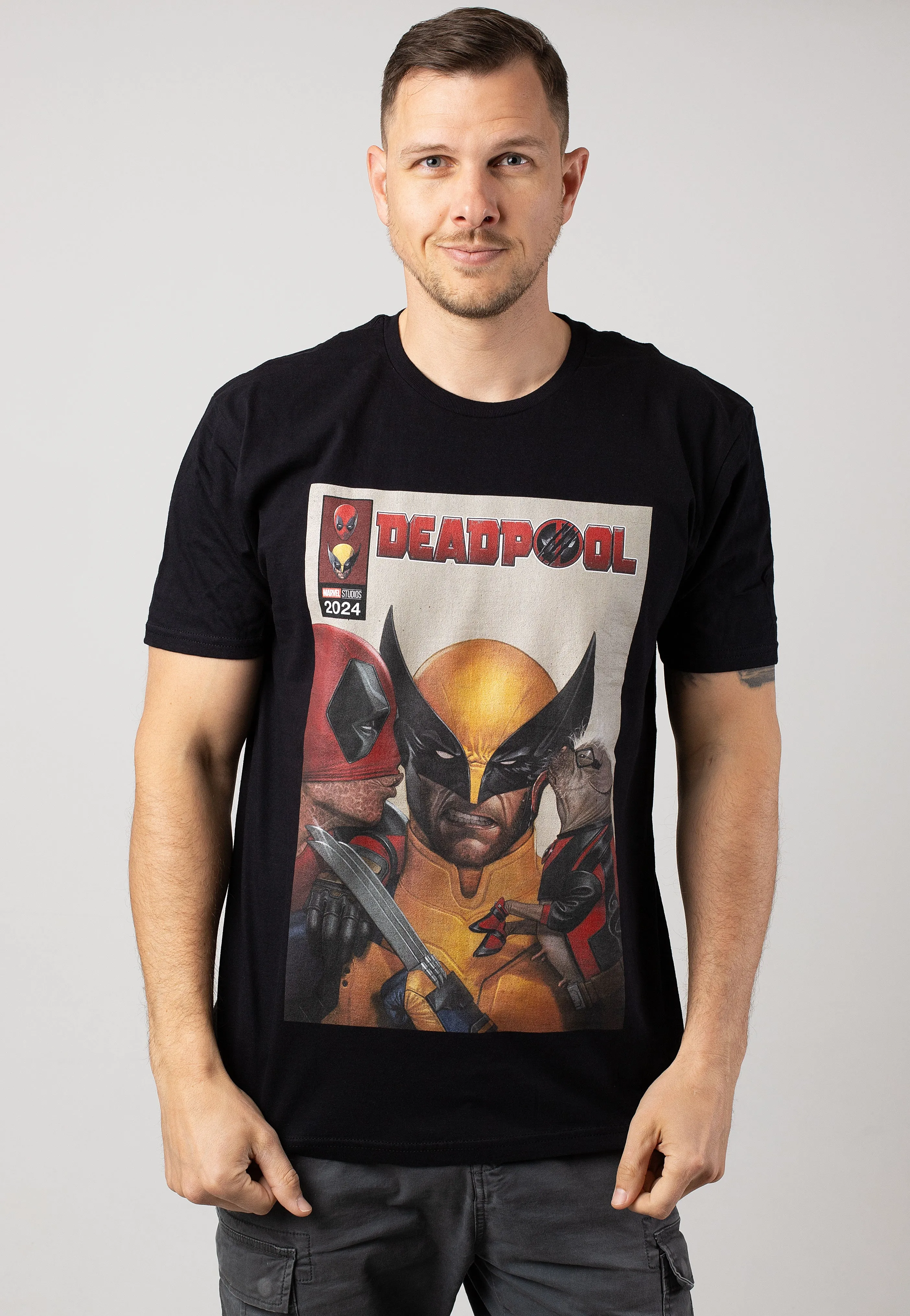 Deadpool - Deadpool 3: Deadpool Kisses To Wolverine - T-Shirt