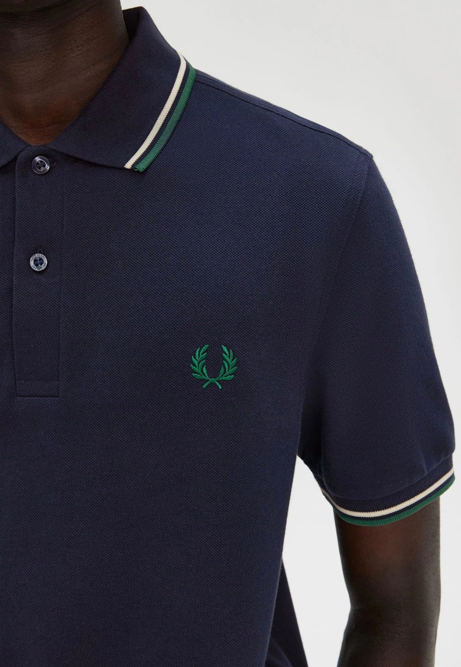 Fred Perry - Twin Tipped Dark Carbon/Light Ecru/Label Green - Polo