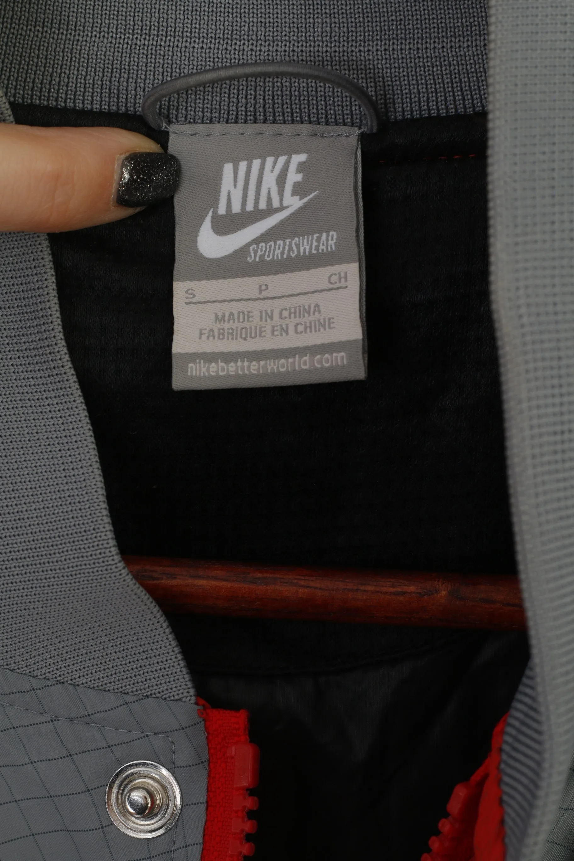 Nike Men S Jacket Gray Red Vintage Nylon Full Zipper Sportswear Collared Top