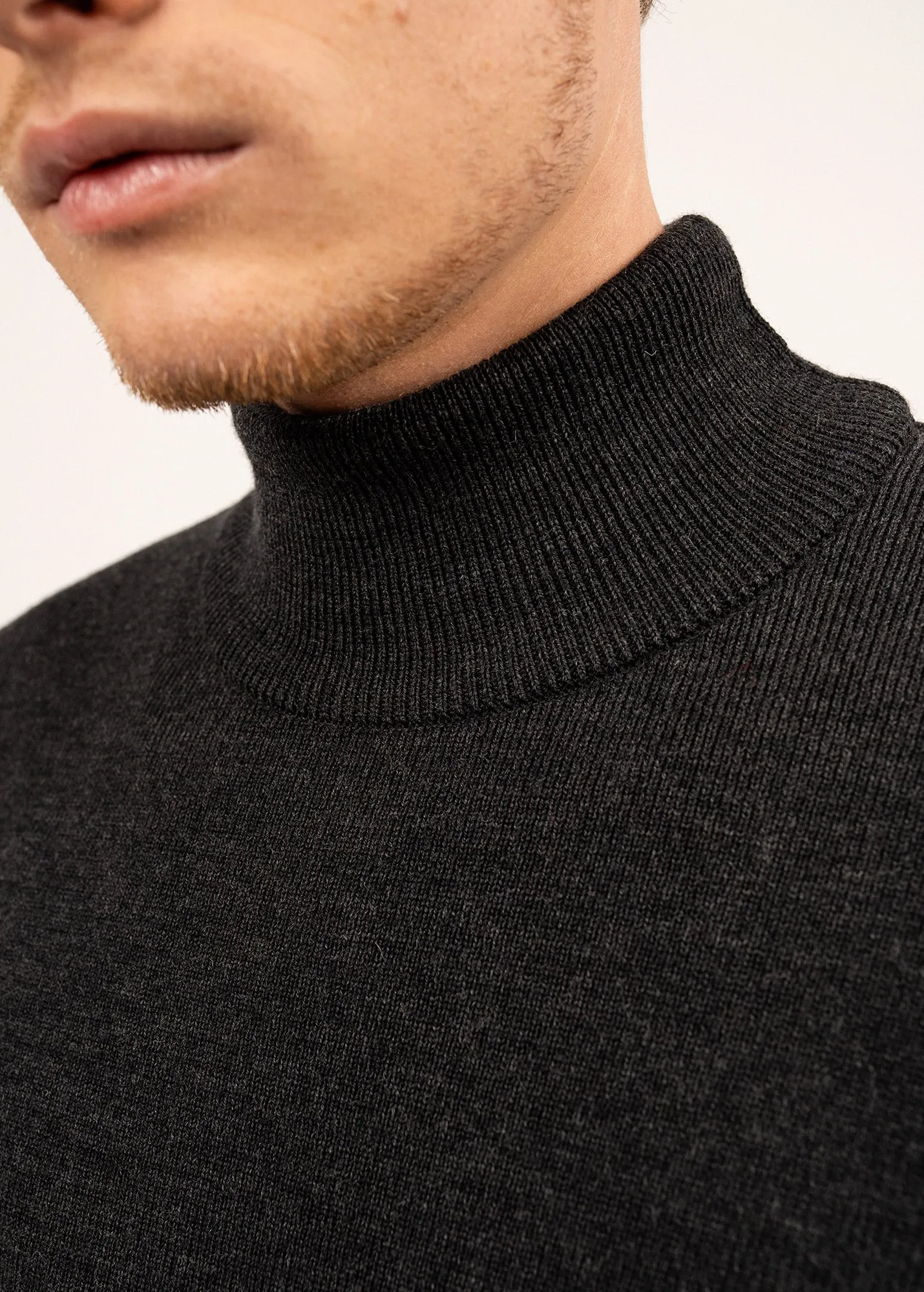 Pull  col montant Tarbes - en laine douce (ANTHRACITE)