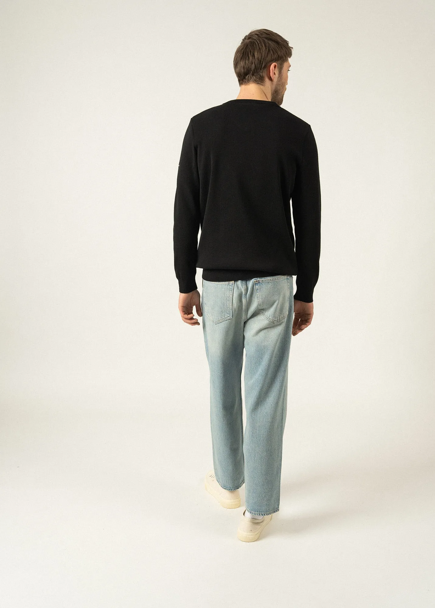 Pull col V Cuirasse - en laine douce (NOIR)