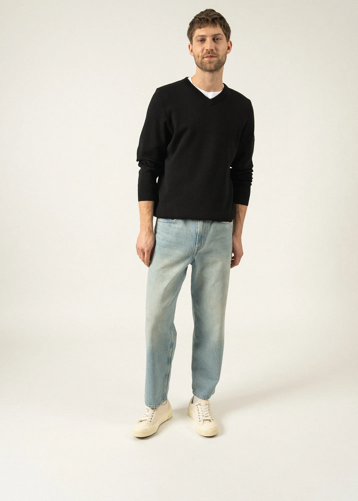 Pull col V Cuirasse - en laine douce (NOIR)